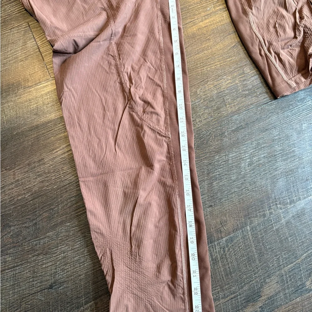 Lululemon Beyond The Studio Crop Pants Women’s Size 6 Brown Athleisure Travel - Picture 6 of 7